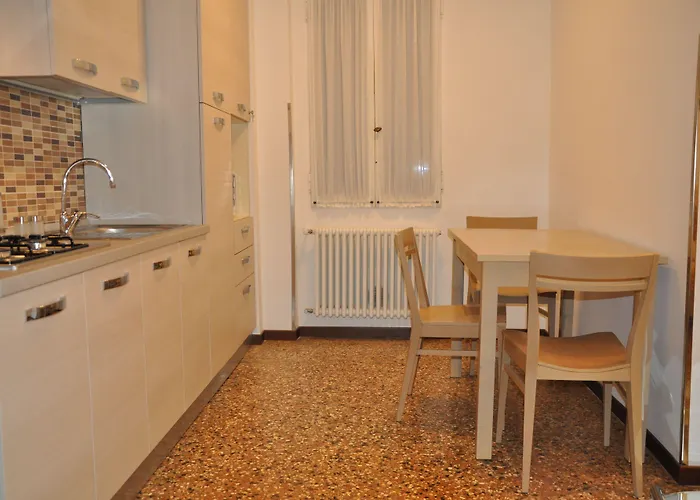 ضيافة كا'براغادين إي كارابا 4* البندقية